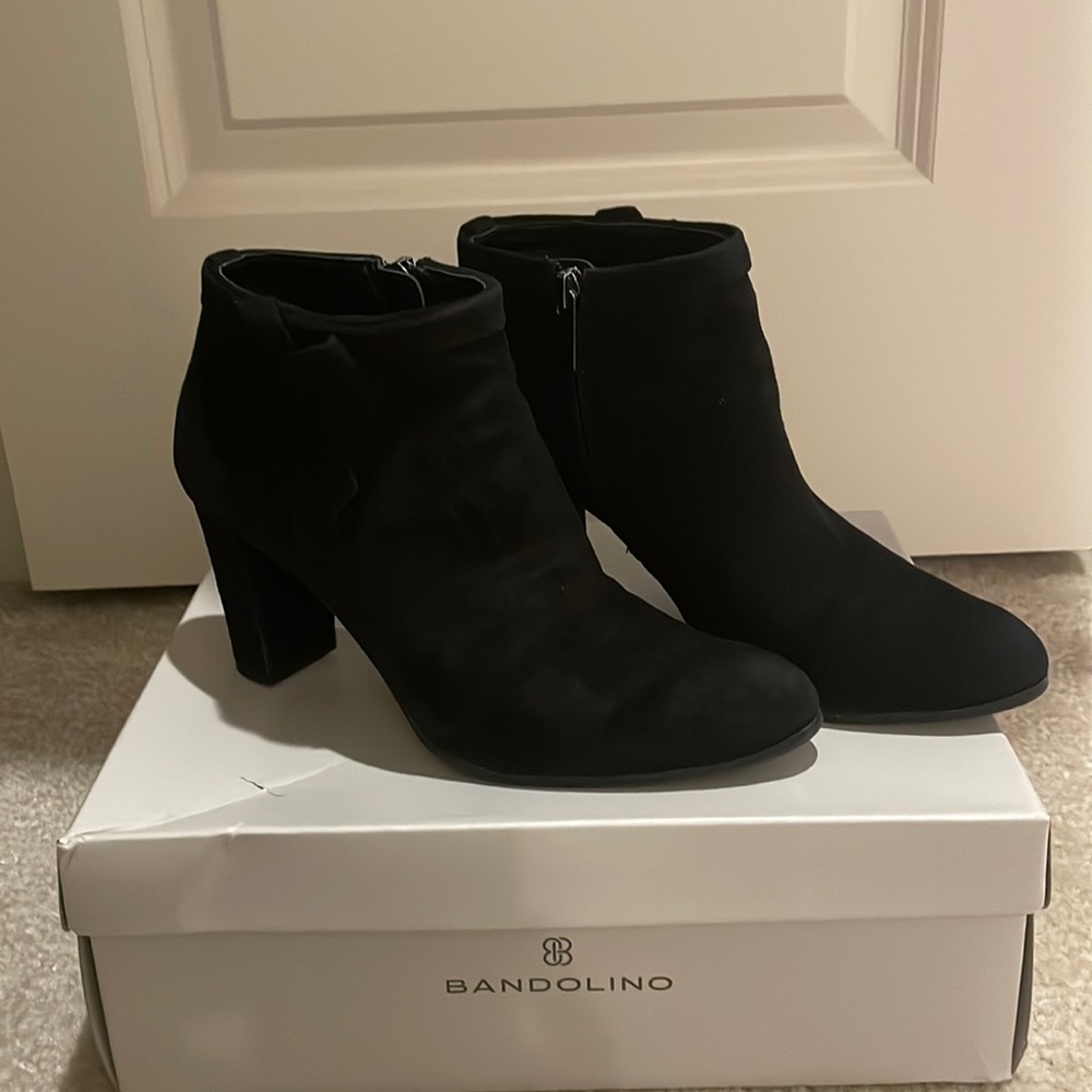 BANDOLINO: Heel booties